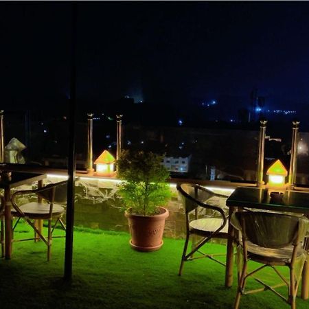 Pyramids Tower View Inn Nazlat as Sammān Εξωτερικό φωτογραφία